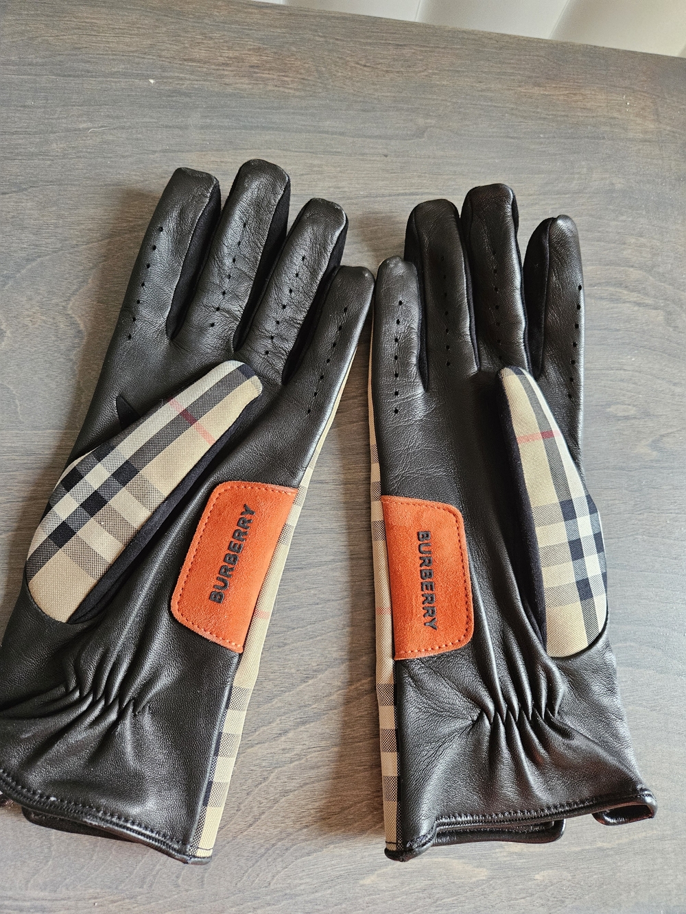 Burberry  Beige Check Gloves with Black Leather Trim - Picture 2 of 3